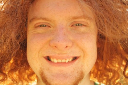 Ein Junge, der glücklich hätte sein sollen